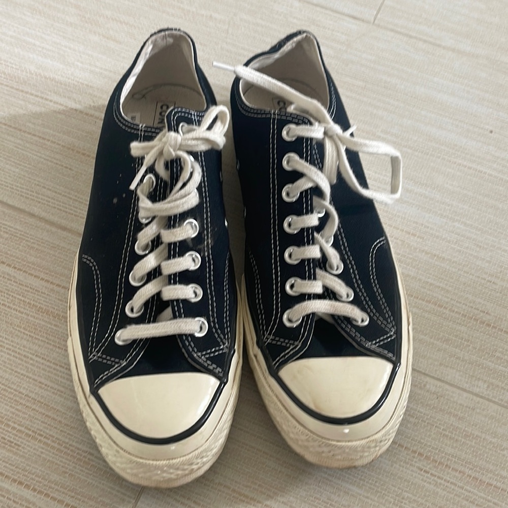 Converse Chuck Taylor 70’s low.